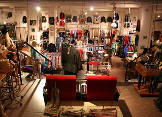 spain/barcelona/shop/holala-plaza