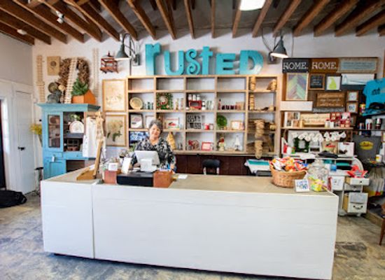 florida/first-coast/shop/rusted-a-vintage-market