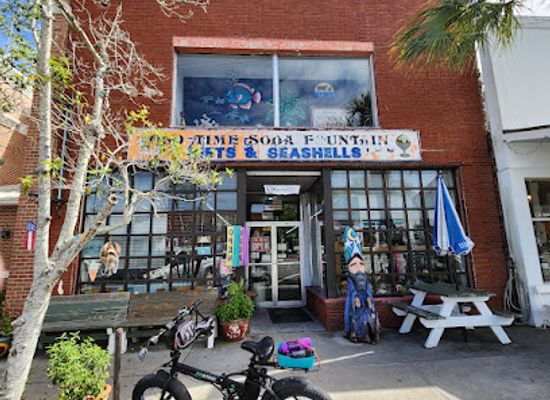 florida/apalachicola/shop/old-time-soda-fountain