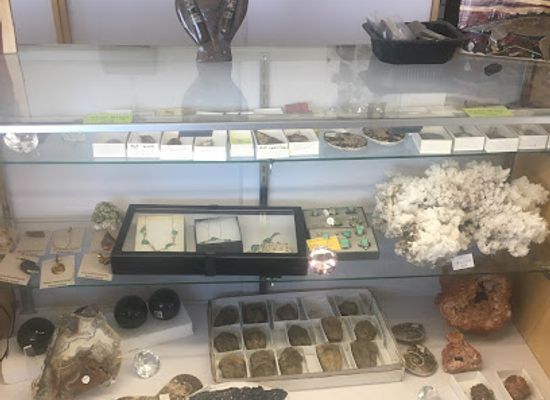 texas/davis-mountains-state-park/shop/davis-mountain-rock-shop