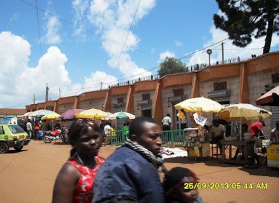 cameroon/bafoussam/shop/complexe-commercial-en-contrebas-de-la-maison-du-parti