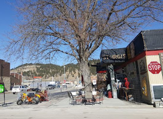 south-dakota/bear-butte-state-park/shop/prairie-emporium-antiques-in-sturgis