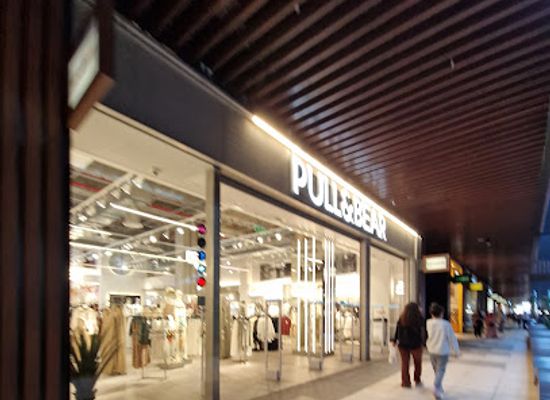morocco/rabat/royal-palace-of-rabat/shop/pull-bear