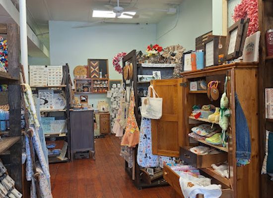 michigan/upper-peninsula/shop/amelia-s-craft-market-boutique