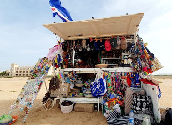 cabo-verde/praia-de-bote/shop/aicha-s-beach-shop