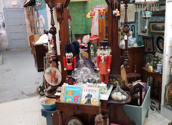 wisconsin/central-wisconsin/shop/old-towne-mall-of-tomahawk