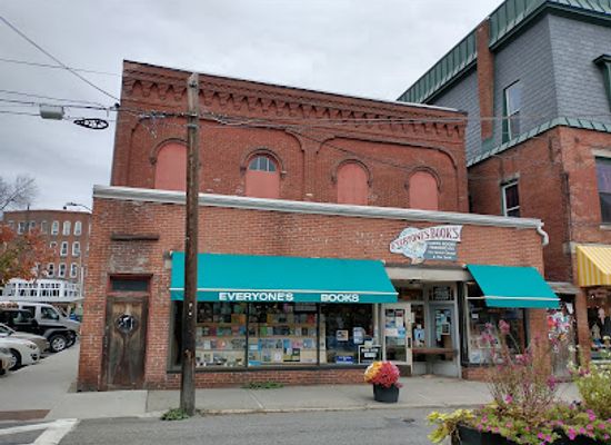 vermont/molly-stark-state-park/shop/everyone-s-books