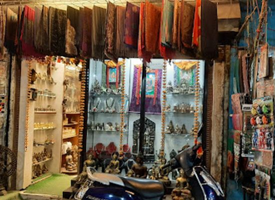 india/the-himalayas/shop/divine-buddha-handicrafts