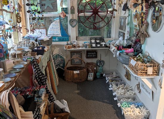 north-carolina/outer-banks/shop/old-gray-house-gifts
