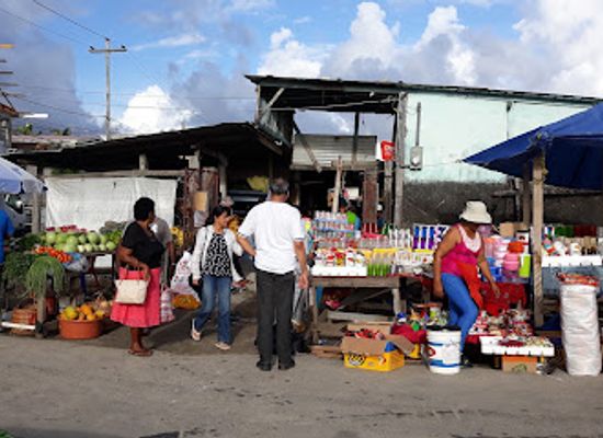 guyana/kanuku-mountains/shop/mon-repos-market
