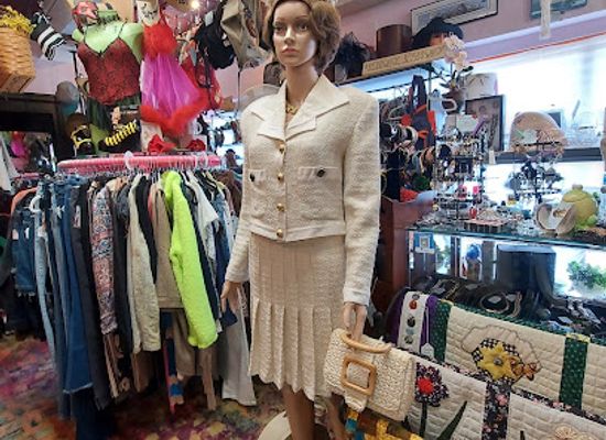 washington/tacoma/shop/lil-french-flea-market