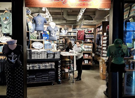 illinois/chicago/shop/making-history-chicago