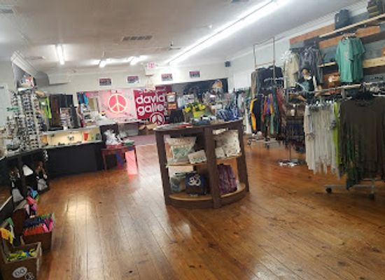 alabama/gulf-shores/shop/david-s-gallery-smoke-shop-and-hippie-boutique