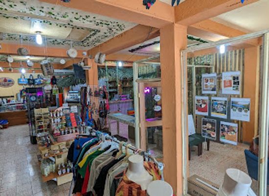 belize/cayo-district/shop/cayo-artisanal-market