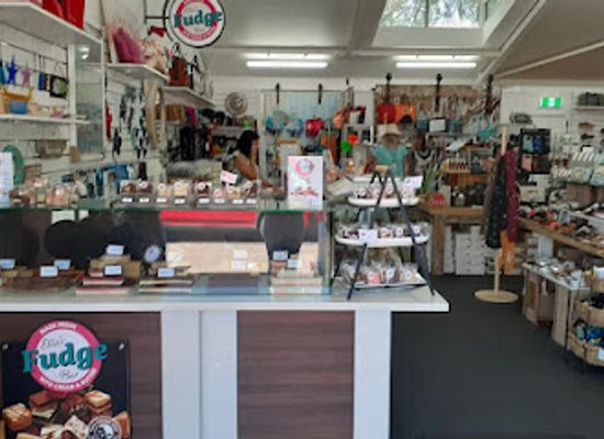new-zealand/paihia/shop/ella-co-paihia