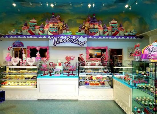 nevada/red-rock-canyon-national-conservation-area/shop/wonderland-bakery-logo-cookies-custom-desserts-gingerbread-cookies-gifts