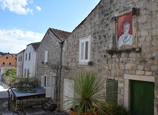 croatia/peljesac-peninsula/shop/tisak