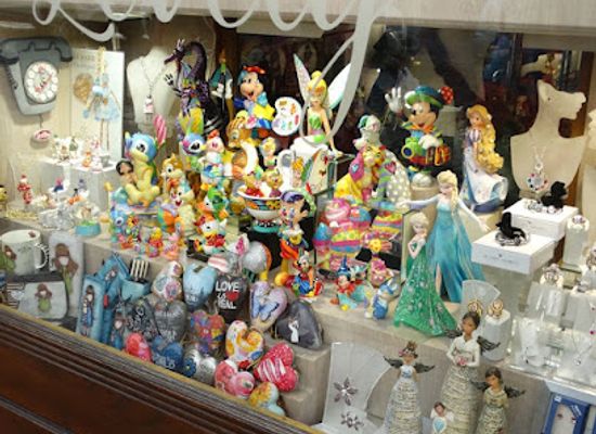 czechia/prague/shop/lovely-little-shop