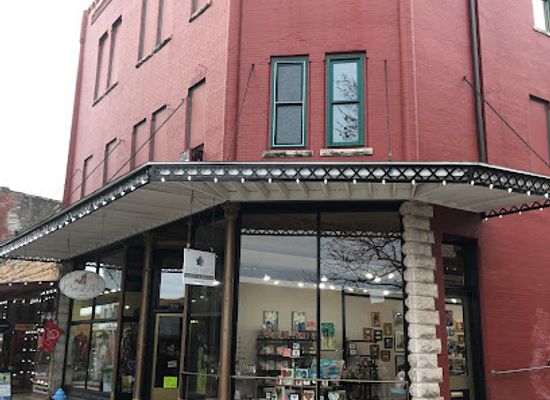 arkansas/eureka-springs/shop/silver-maple-market