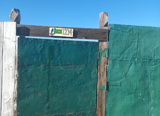 mongolia/khuvsgul-lake/shop/modon-edlel-bolon-tumur-khiits-khudaldaa