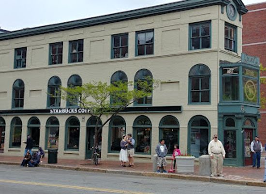 maine/greater-portland-and-casco-bay/shop/renys-department-store