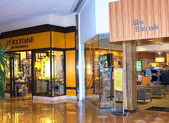 louisiana/lake-borgne/shop/canal-place