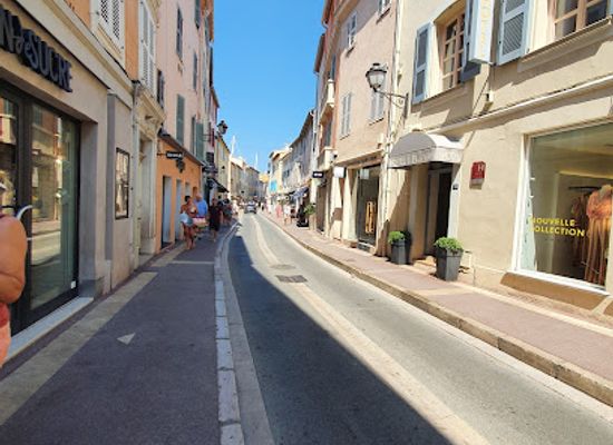 france/saint-tropez/shop/chanel