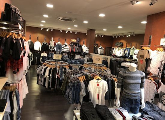spain/costa-brava/shop/lucky-wear