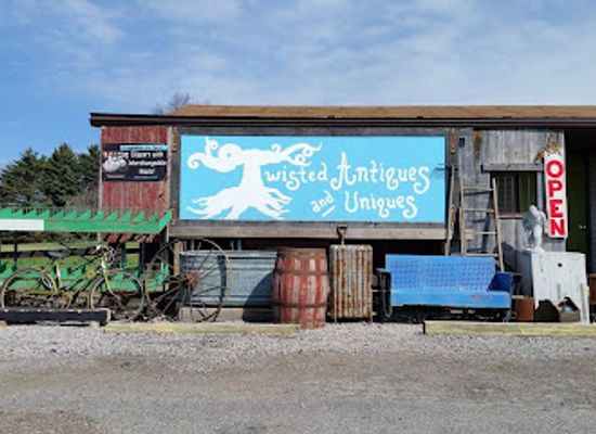 ohio/wooster/shop/twisted-antiques-and-uniques