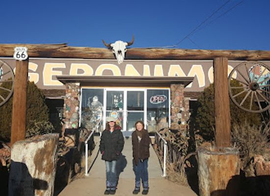 arizona/petrified-forest-national-park/shop/geronimo-trading-post