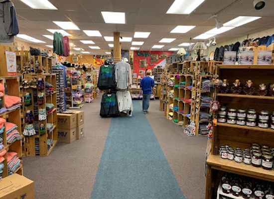 minnesota/grand-marais/shop/beth-s-fudge-gifts