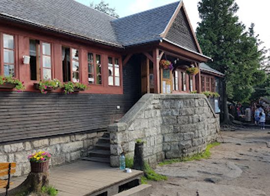 poland/stolowe-mountains/shop/schronisko-pttk-na-szczelincu