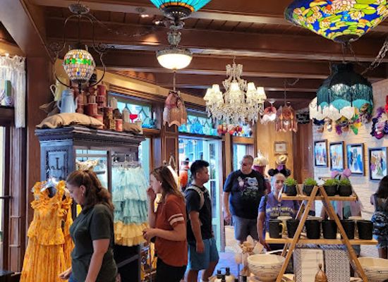 california/anaheim/downtown-disney-district/shop/eudora-s-chic-boutique-featuring-tiana-s-gourmet-secrets