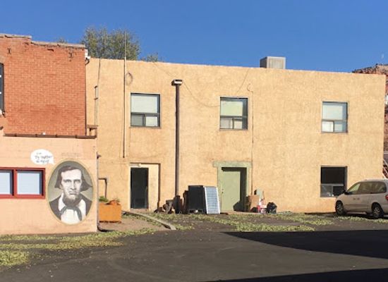 utah/kanab/shop/the-lily-pad-consign-thrift