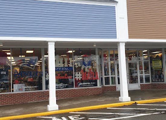 rhode-island/arcadia-management-area/shop/aquidneck-shopping-centre