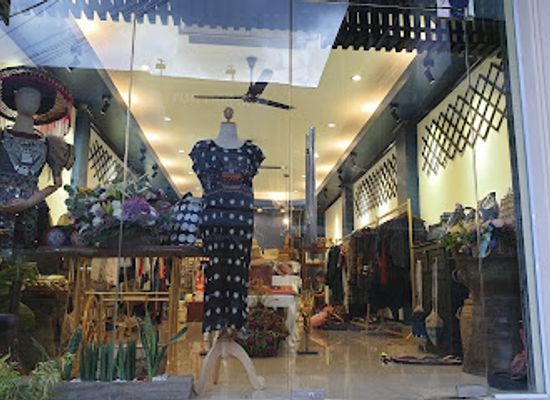 laos/vientiane/chanthabouly/shop/golden-age-handicrafts