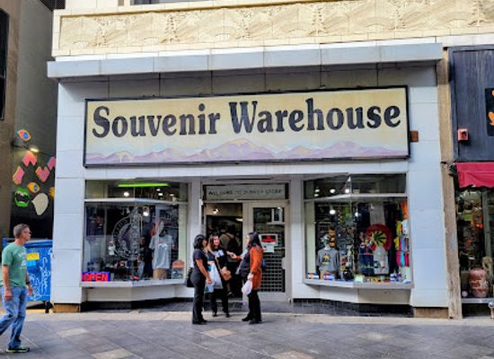colorado/denver/shop/souvenir-warehouse