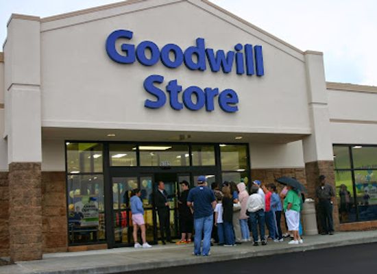 indiana/fishers/shop/goodwill-store