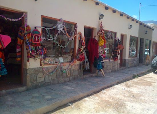 argentina/purmamarca/shop/artesanias-lllari