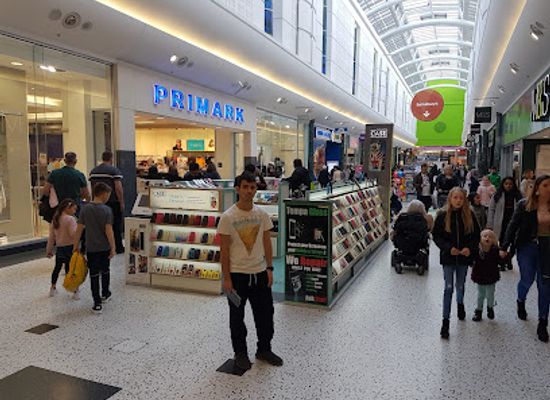 united-kingdom/leeds/attraction/white-rose-shopping-centre