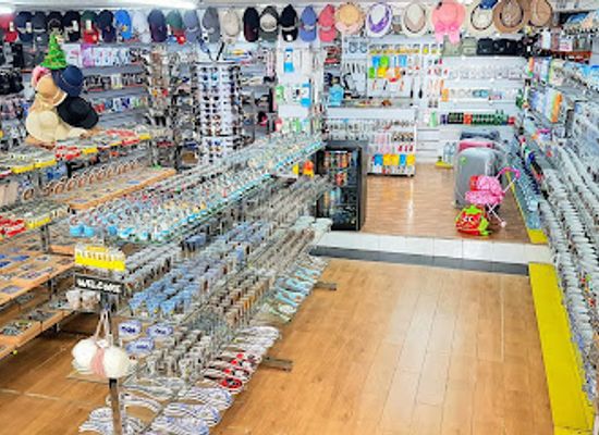 portugal/lisbon/shop/x-gift-shop