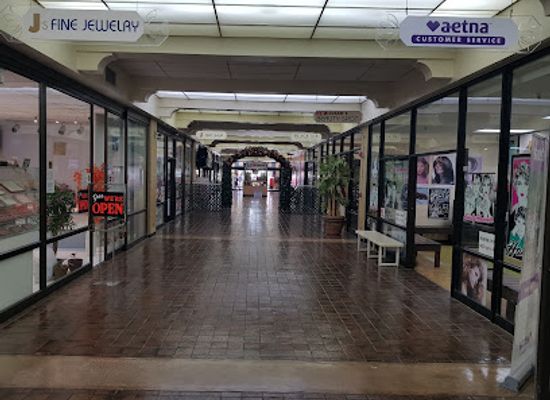 guam/sinajana/shop/julale-shopping-center
