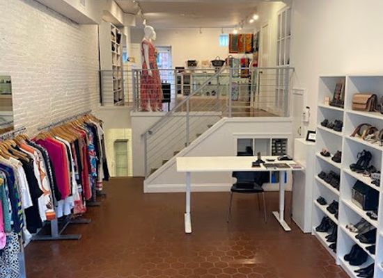 massachusetts/boston/beacon-hill/shop/vintage-taste-women-and-men-s-new-and-modern-high-end-consignment