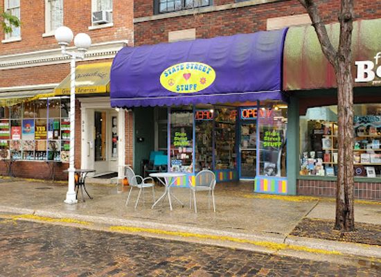 michigan/st-joseph/shop/state-street-stuff