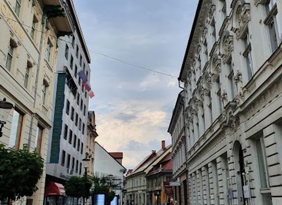slovenia/mura/shop/centromerkur-trgovsko-podjetje-d-d-poslovna-enota-prodajalna-ura