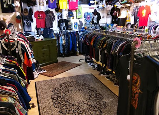 michigan/ann-arbor/shop/unique-t-shirts