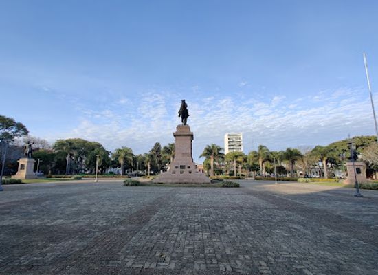 uruguay/salto-grande-dam/shop/plaza-artigas
