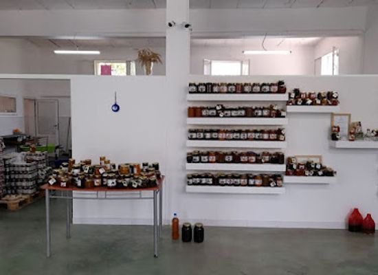albania/permet/shop/rovena