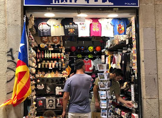 spain/barcelona/gothic-quarter/shop/barcelona-today-the-gift-shop