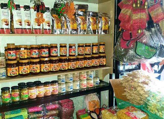 philippines/bicol-region/shop/sky-s-pilinuts-souvenir-shop